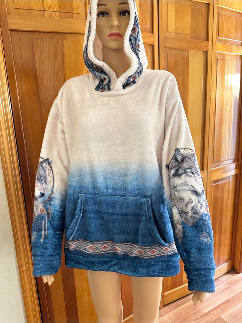 Plush Hooded Wolf Gradient Pullover Sweater - Blue/White